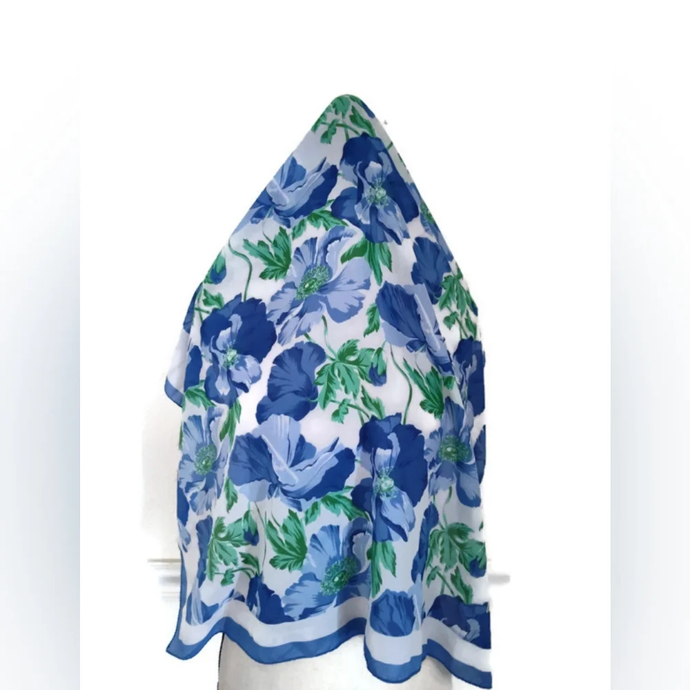 Made In Italy Beautiful!  Blue Floral Print Scarf - Picture 2 of 3